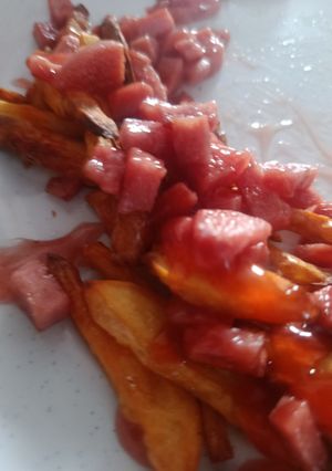 Una foto de Mis clásicas salchipapas