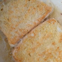 A picture of Bread and Egg.