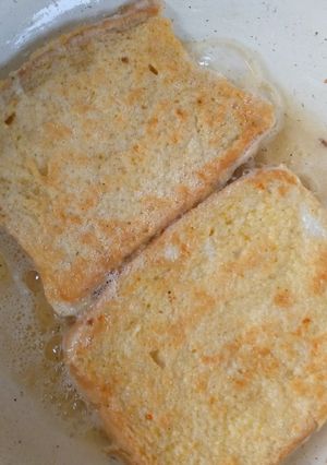 A picture of Bread and Egg.