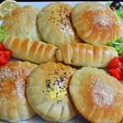 معجنات مرتديلا وجبنه