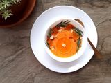 Carrot passion orange smoothie bowl