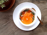 Carrot passion orange smoothie bowl