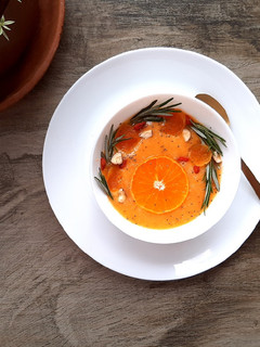 A picture of Carrot passion orange smoothie bowl.