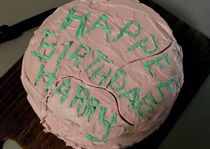 Gâteau à la crème en bois pour fête d'anniversaire, cuisine