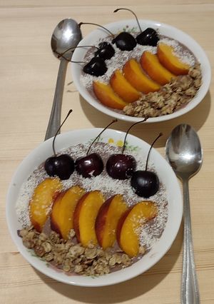 Φωτογραφία της συνταγής Smoothie bowl κεράσι και αμυγδαλοβούτυρο