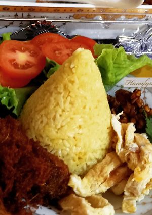 Foto resep Nasi kuning magic com