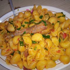 A picture of Fryn macaroni with chicken.