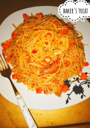 Stir fry spaghetti ainihin hoton girkin