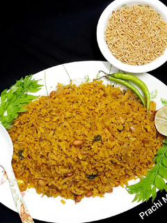 कांदा पोहा (Kanda Poha recipe in hindi) रेसिपी मुख्य फोटो