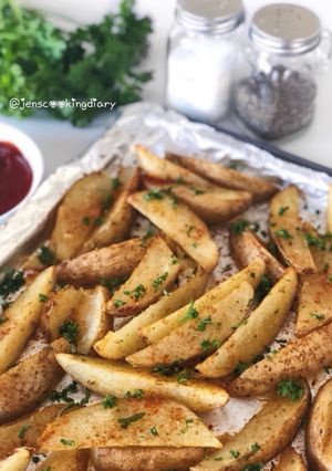 A picture of Crispy Baked Potato Wedges.