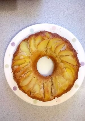 A picture of EasterBake Apple and ginger cake.