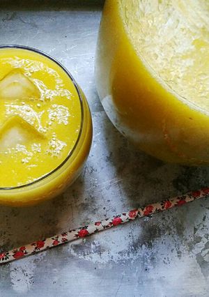 Una foto de Licuado de Durazno, Mango y Albahaca
