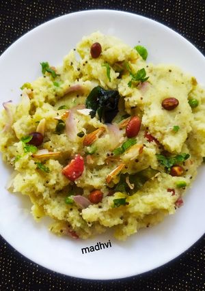 सूजी उपमा(Upma Recipe In Hindi) रेसिपी मुख्य फोटो