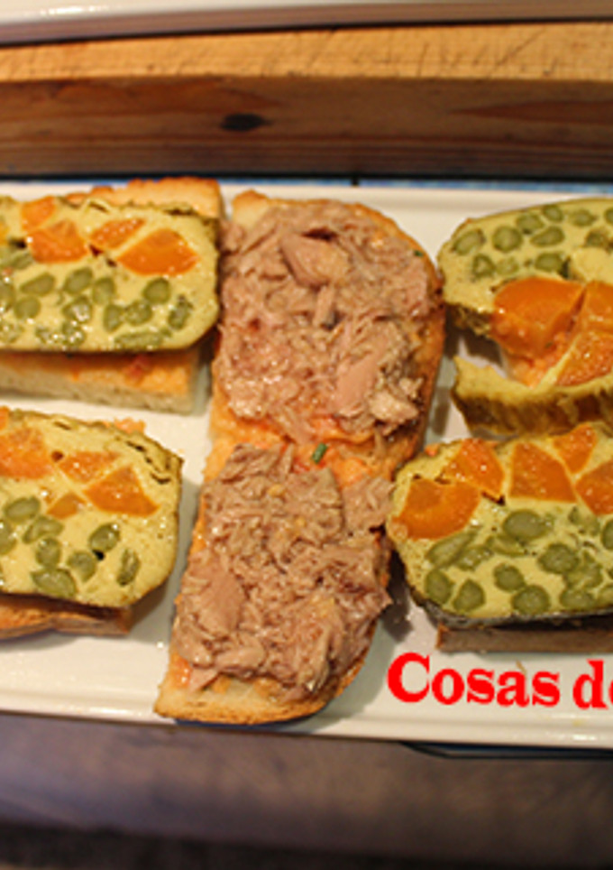 Una foto de Rebanadas con tortilla y atún