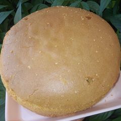 A picture of Plane vanilla sponge cake.