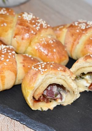 Olaszos töltött kiflik recept fotója