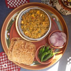 A picture of Methi Chaman.