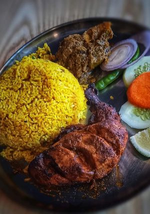 বাসি ভাত দিয়ে ইয়োলো রাইস রেসিপির প্রধান ছবি