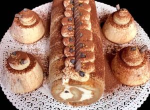 Foto de Rocambole de Biscoito Champanhe com creme de mascarpone e leite condensado
