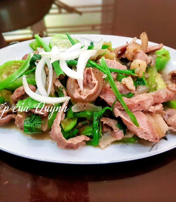 Hình của món Bê non xào mướp hương.