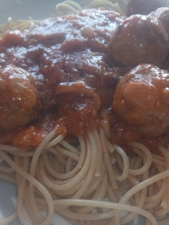 Una foto de Albóndigas con gambas