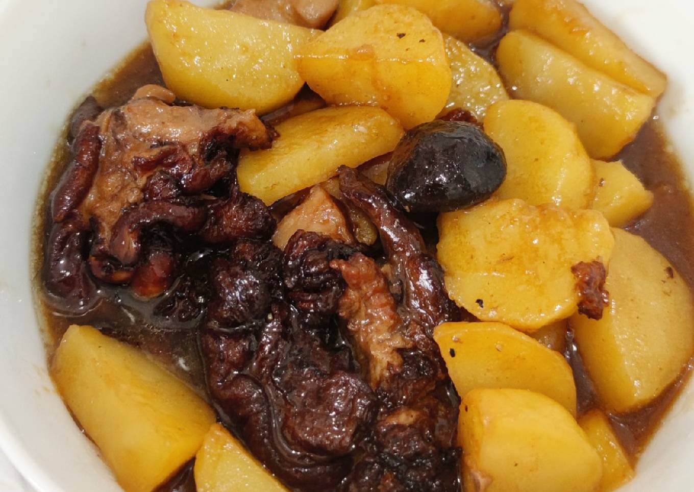 Stew pork leg