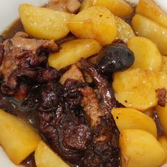 A picture of Stew pork leg.