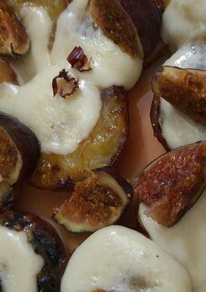 Zdjęcie przepisu Śliwki z grilla nadziewane mozzarellą.