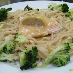 A picture of Salmon and Noodles.
