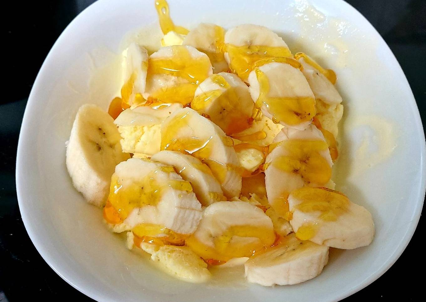 My Cornish Dairy Ice cream with Banana & Syrup poured over 😋