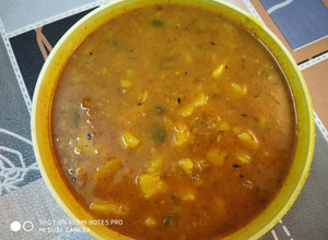 A picture of Jeera aloo gravy.