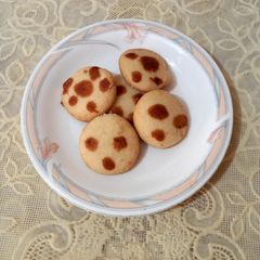A picture of Cookie with brown sugar.