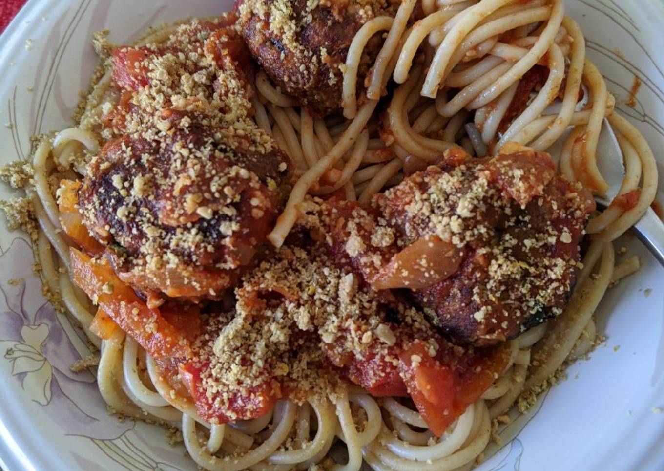 Spaghetti con albóndigas de lentejas (vegano)