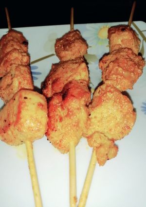 A picture of Chicken Tikka Sticks.