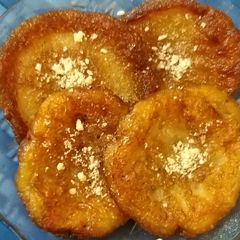 A picture of Malai puri.