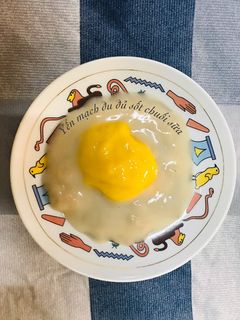 Hình của món Ăn dặm ăn nhẹ: pudding yến mạch đu đủ sốt chuối sữa.