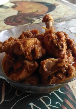 A picture of Chicken chethinad.
