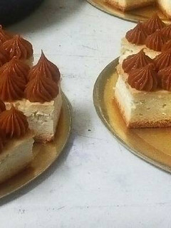 Una foto de Torta de ricota con dulce de leche!!!