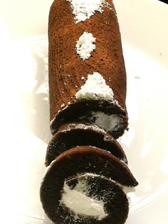 A picture of 5 minute cake in frying pan(Swiss roll).