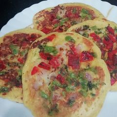 A picture of Suji Uttapam.