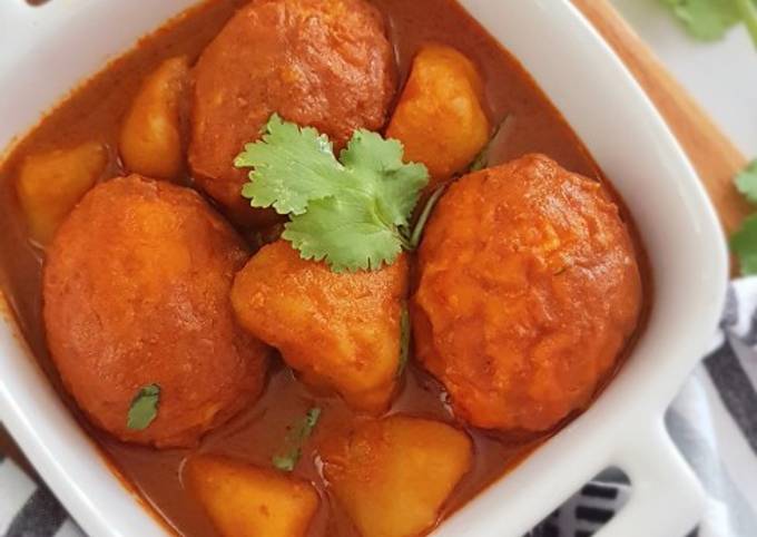 Recipe of Favorite Potato and Eggs Curry