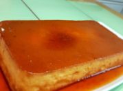 Una foto de crema volteada