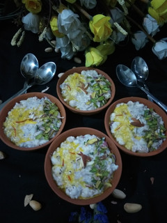 खसखस मखाना शाही फिरनी (Khaskhas makhana shahi phirni recipe in Hindi) रेसिपी मुख्य फोटो