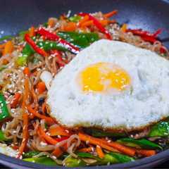 A picture of Shirataki Japchae, Cocok Untuk Diet. Rendah Kalori, Tinggi Serat.