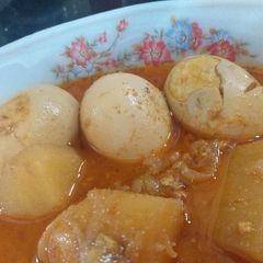 A picture of Aloo andy ka salan.