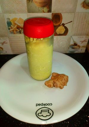 A picture of Ginger paste.