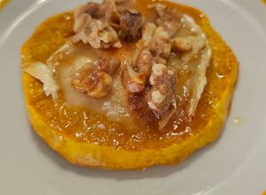 Foto principal de Calabaza con queso de cabra y miel 🍯