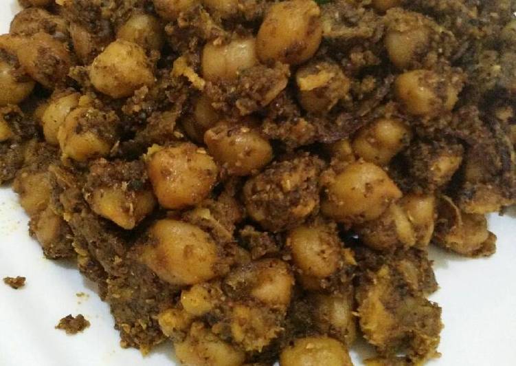 How to Make Homemade Dry Chole