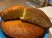 Una foto de bizcochuelo con harina leudante sin aceite