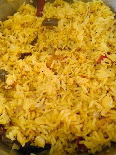 அரிசி பருப்பு சாதம்(arisi paruppu sadam recipe in tamil) செய்முறை முக்கிய புகைப்படம்